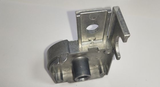 CNC που επεξεργάζεται τα μέρη ISO9001 στη μηχανή ρίψεων κύβων μερών αργιλίου ακρίβειας
